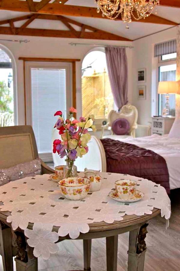 Formby Pinewood Studio Bed & Breakfast Exterior foto